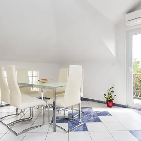 Apartment Bota *