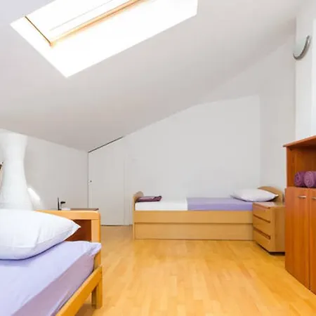 Apartment Bota *